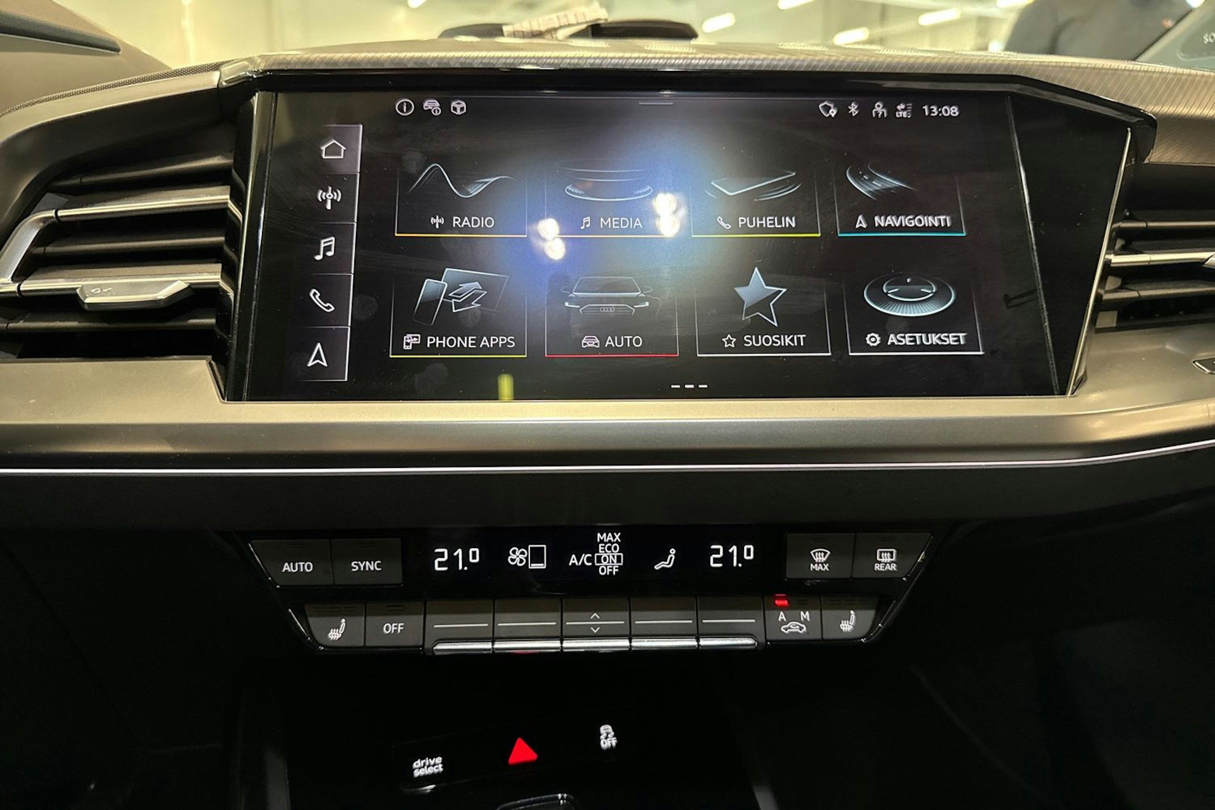 violetti Audi Q4 e-tron 2023 kuva 20.
