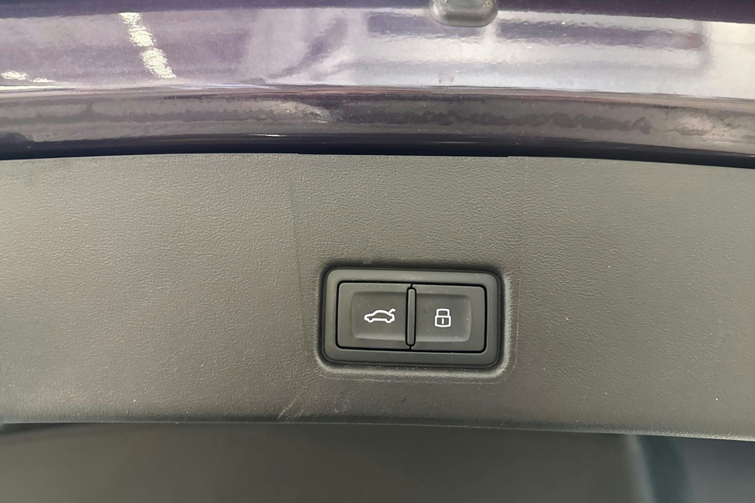 violetti Audi Q4 e-tron 2023 kuva 27.