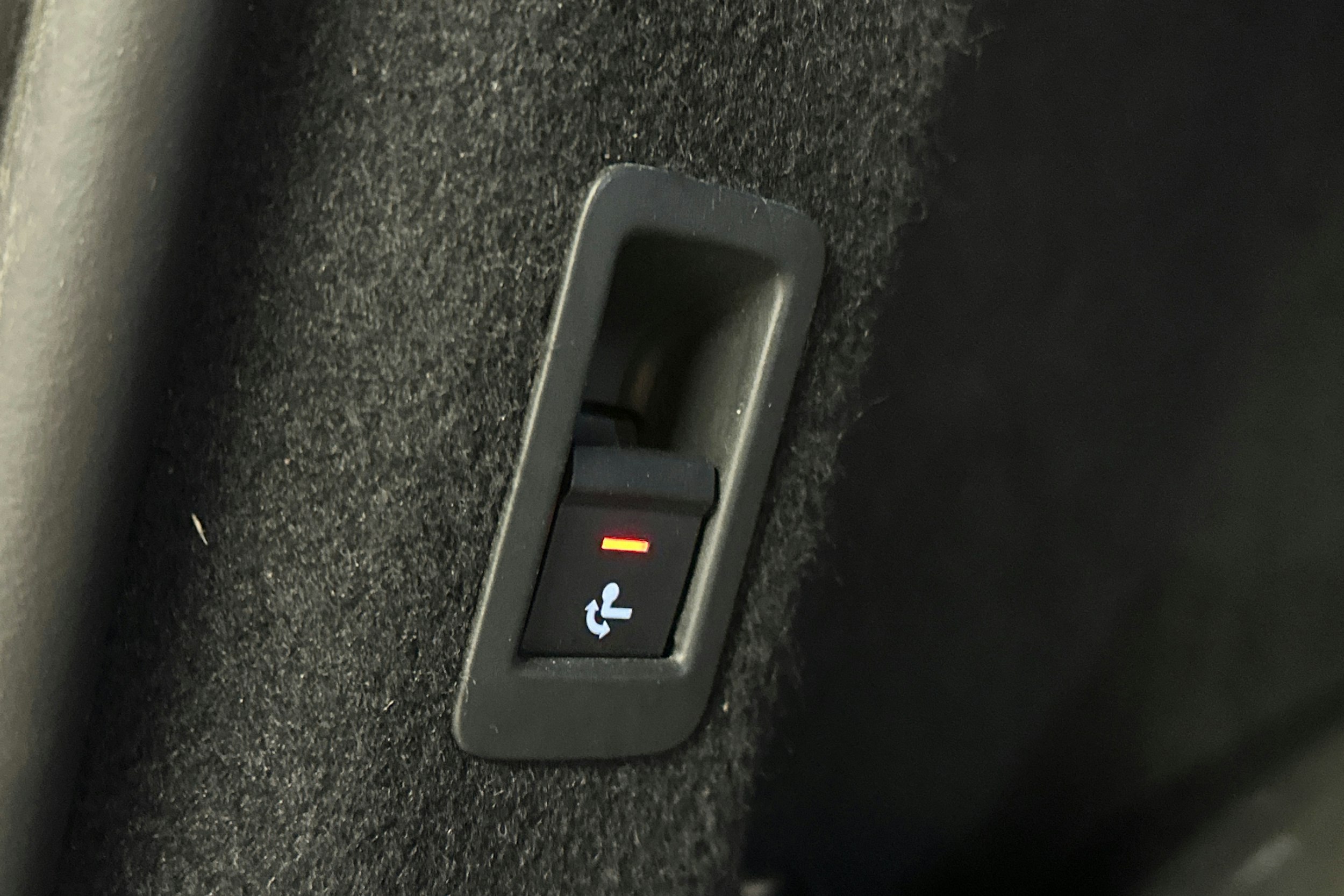 harmaa Audi Q4 e-tron 2023 kuva 16.