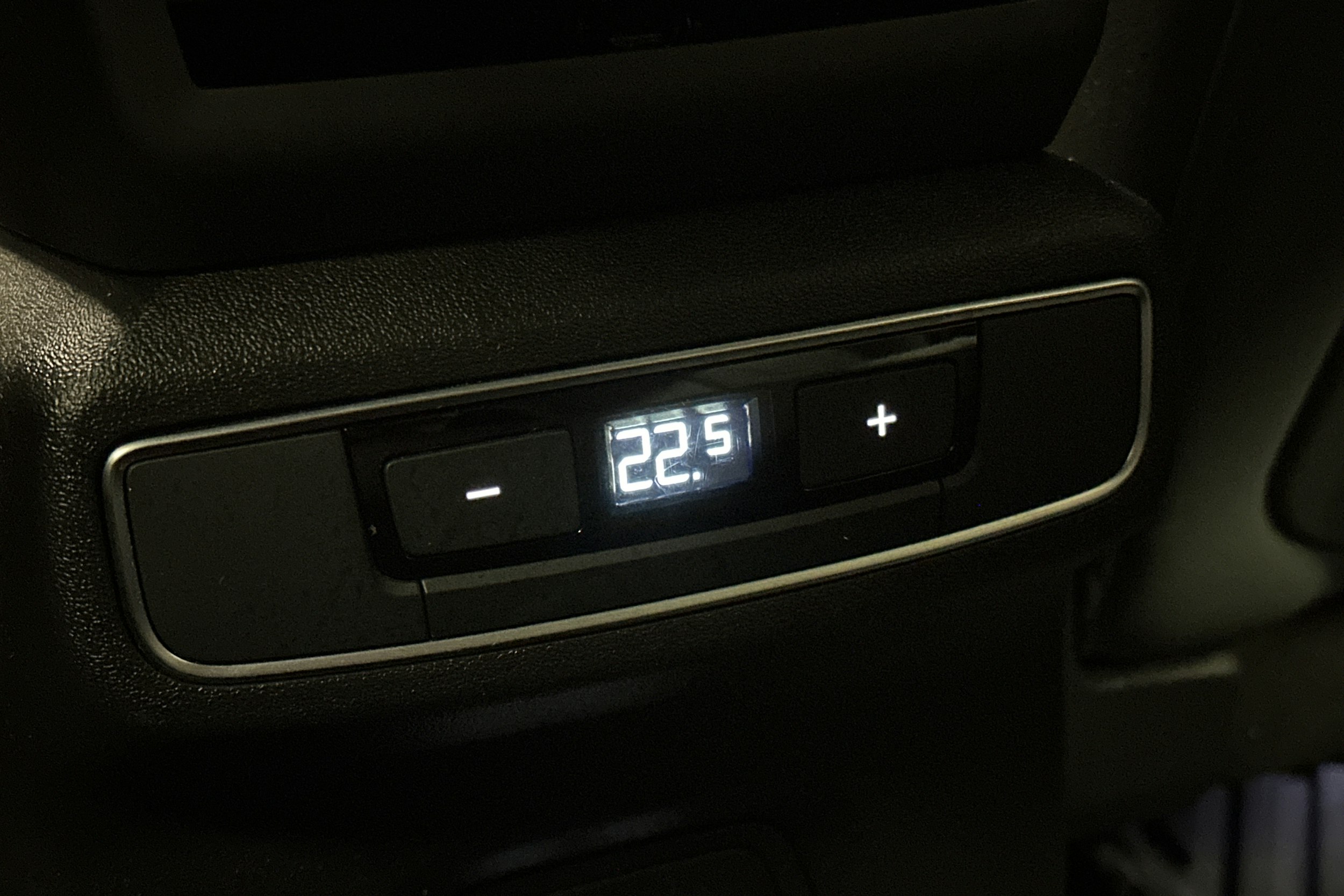 harmaa Audi Q4 e-tron 2023 kuva 17.