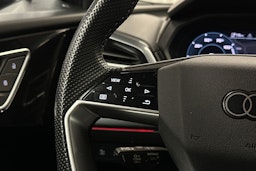 harmaa Audi Q4 e-tron 2023 kuva 21.