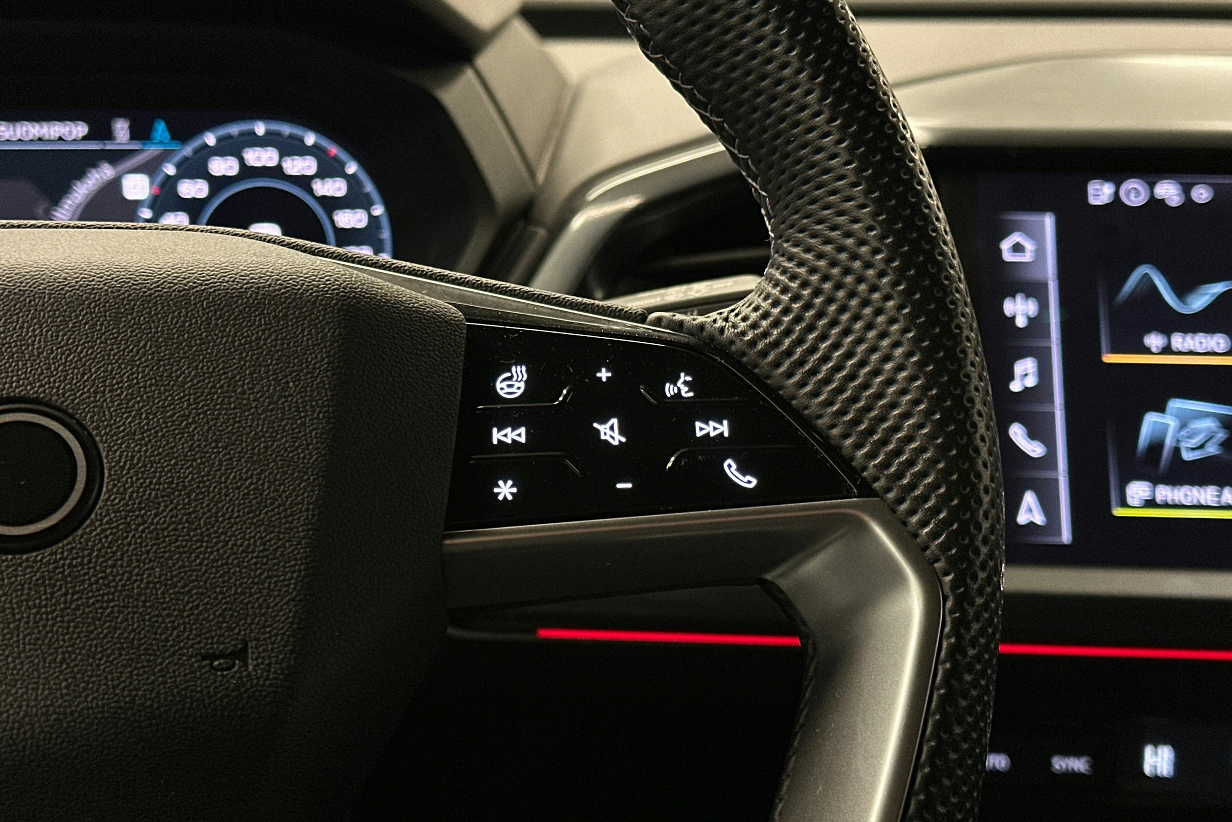 harmaa Audi Q4 e-tron 2023 kuva 22.