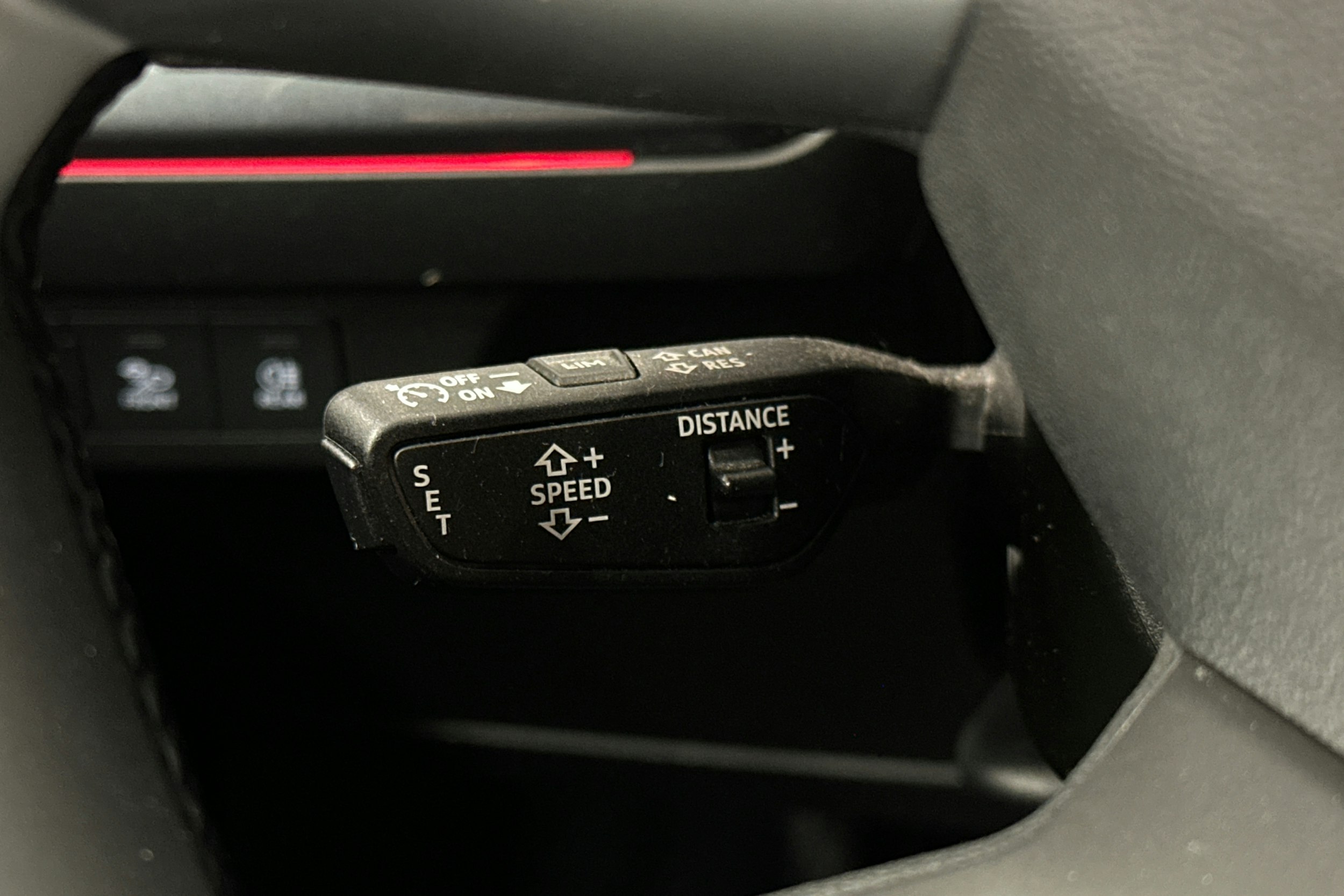 harmaa Audi Q4 e-tron 2023 kuva 23.