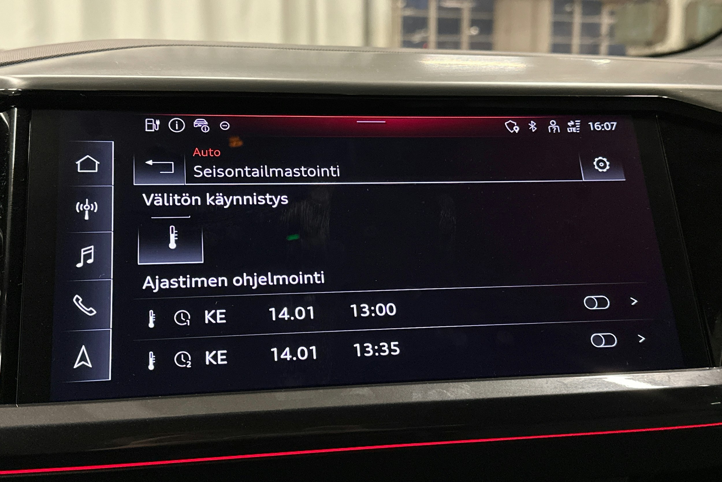 harmaa Audi Q4 e-tron 2023 kuva 27.