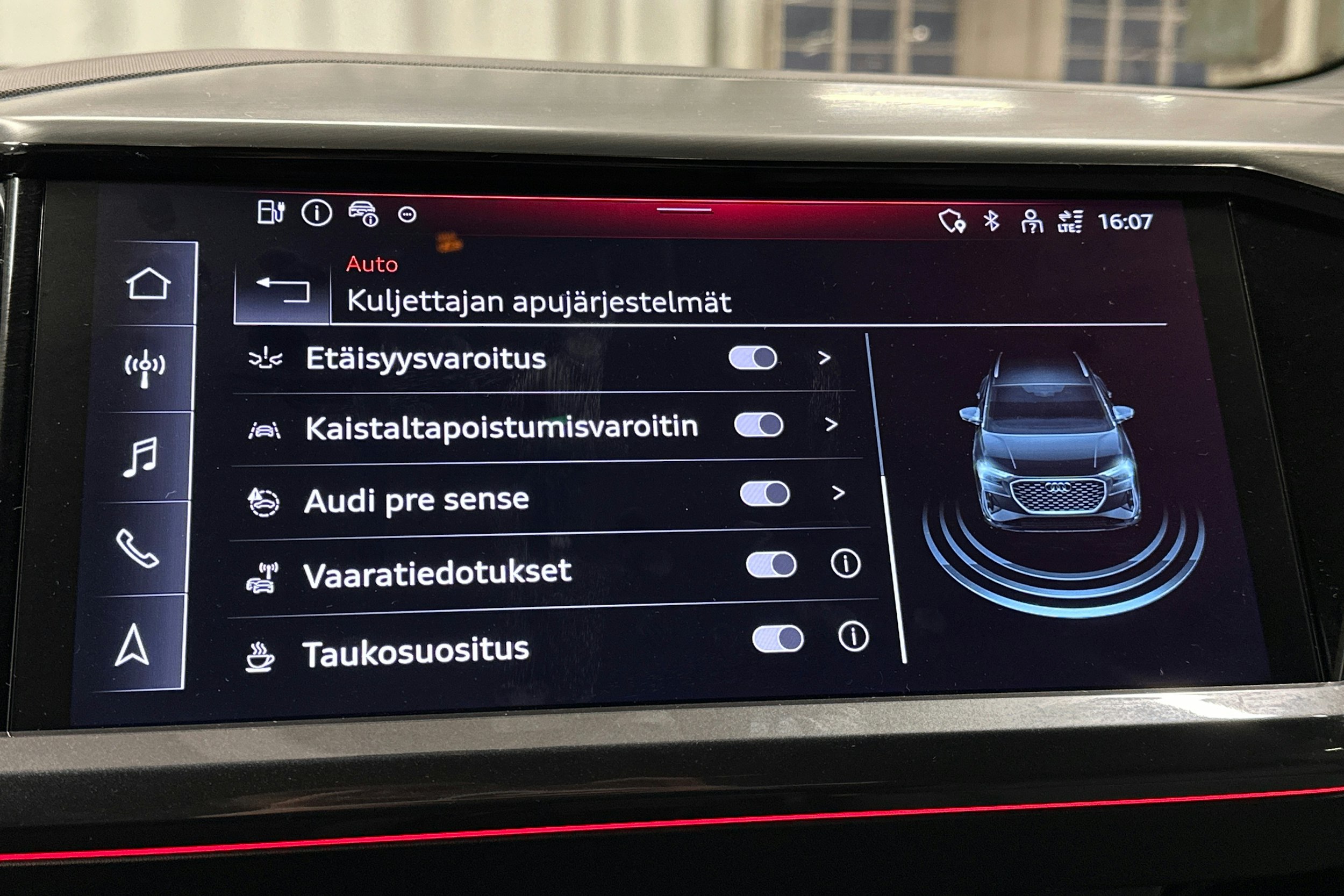 harmaa Audi Q4 e-tron 2023 kuva 30.