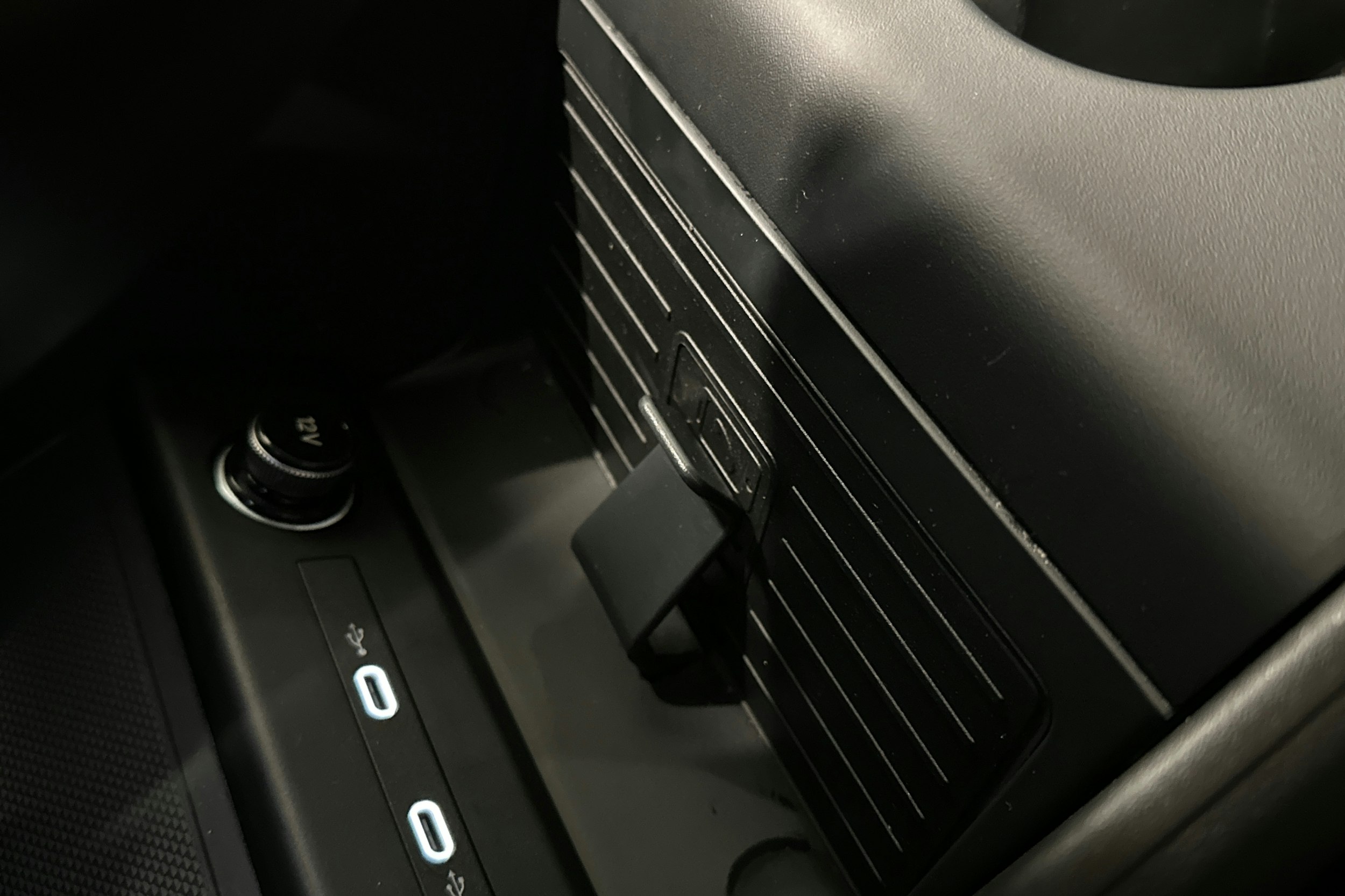 harmaa Audi Q4 e-tron 2023 kuva 34.