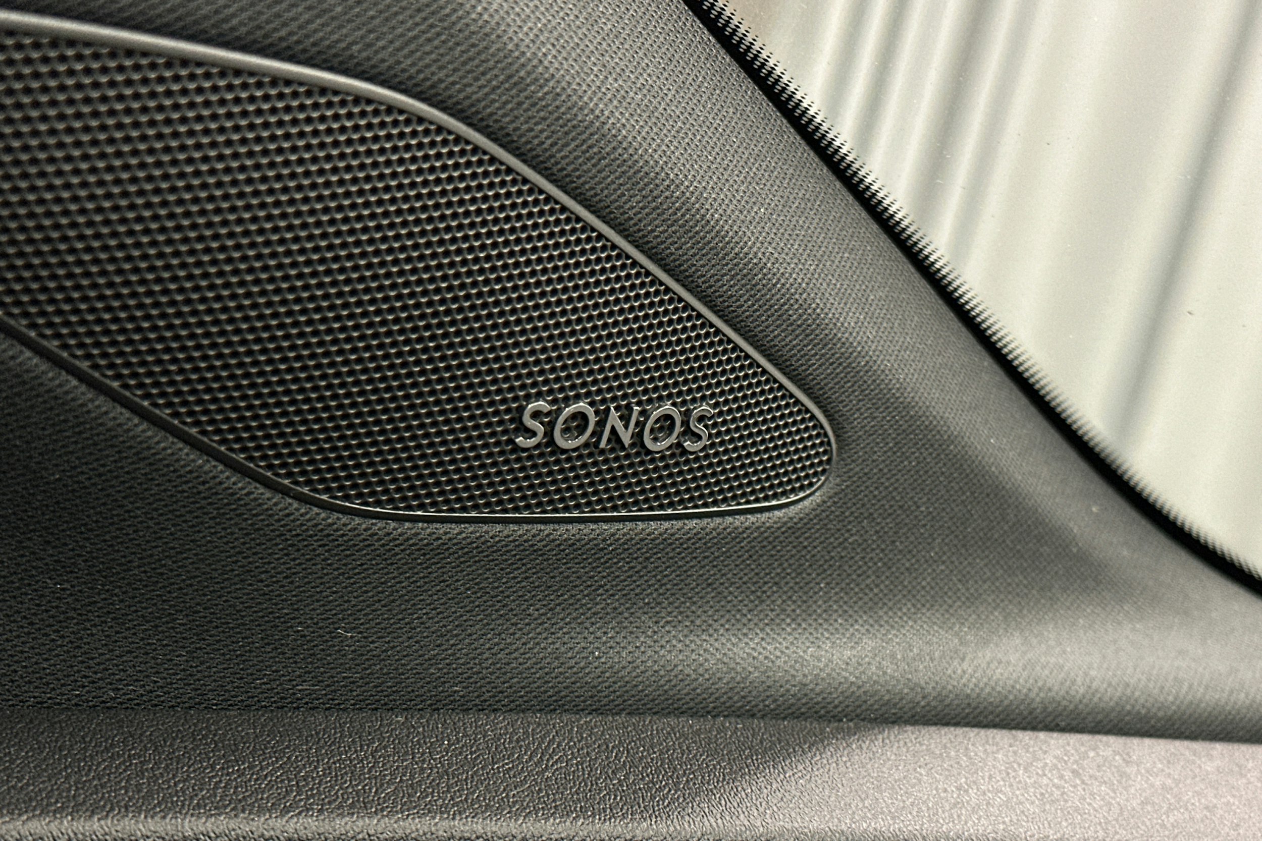 harmaa Audi Q4 e-tron 2023 kuva 35.