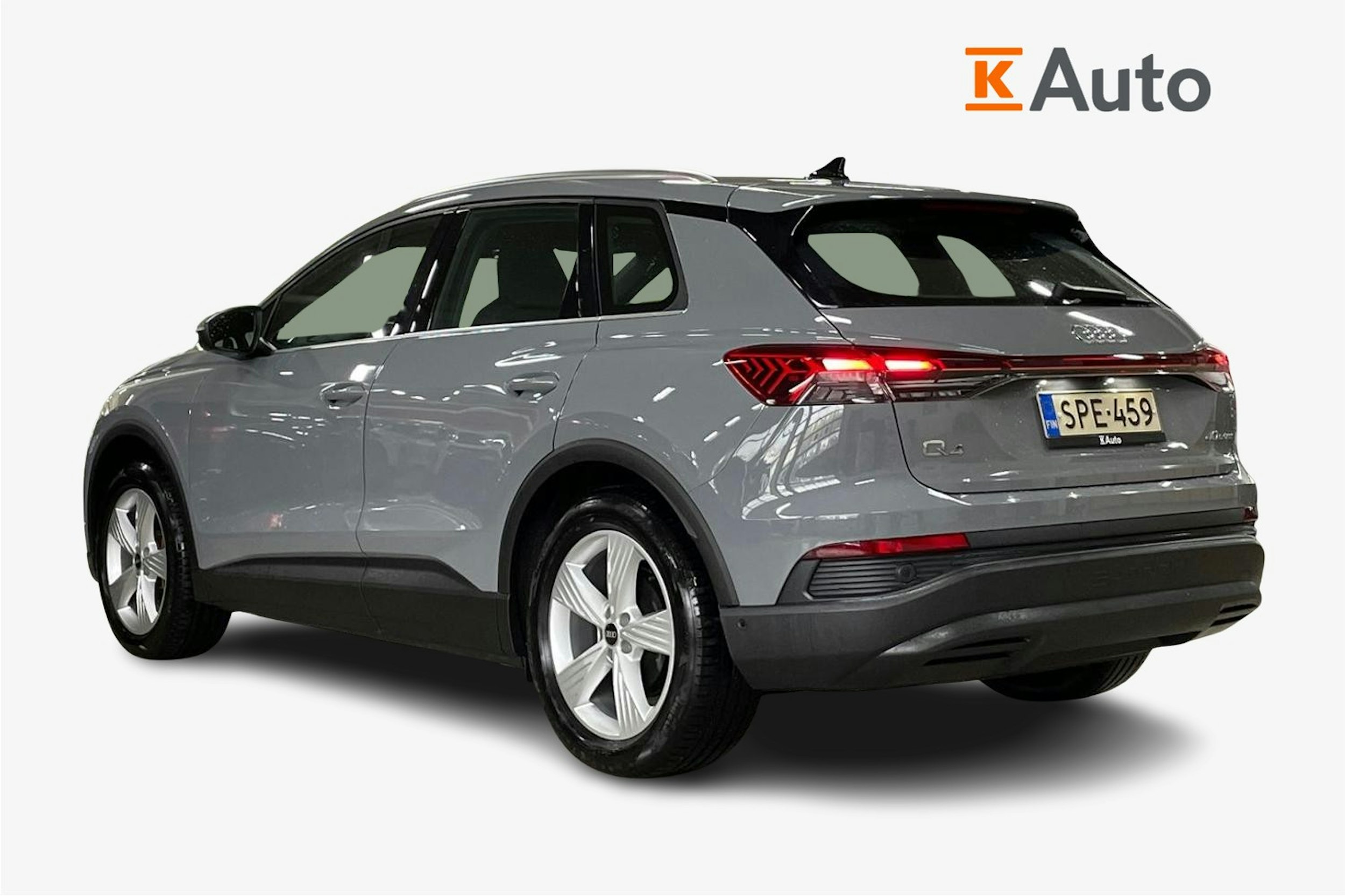 harmaa Audi Q4 e-tron 2023 kuva 2.