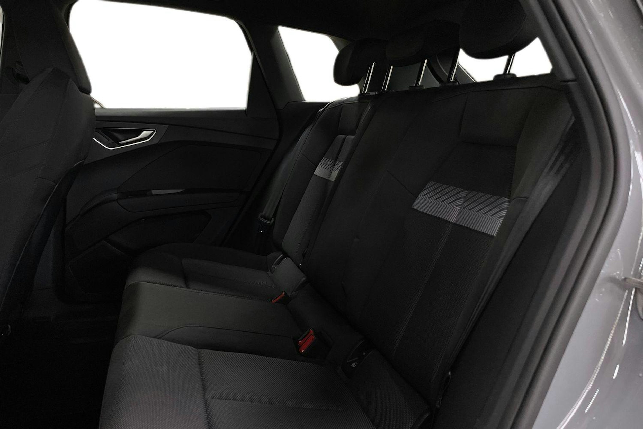 harmaa Audi Q4 e-tron 2023 kuva 10.