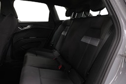 harmaa Audi Q4 e-tron 2023 kuva 10.