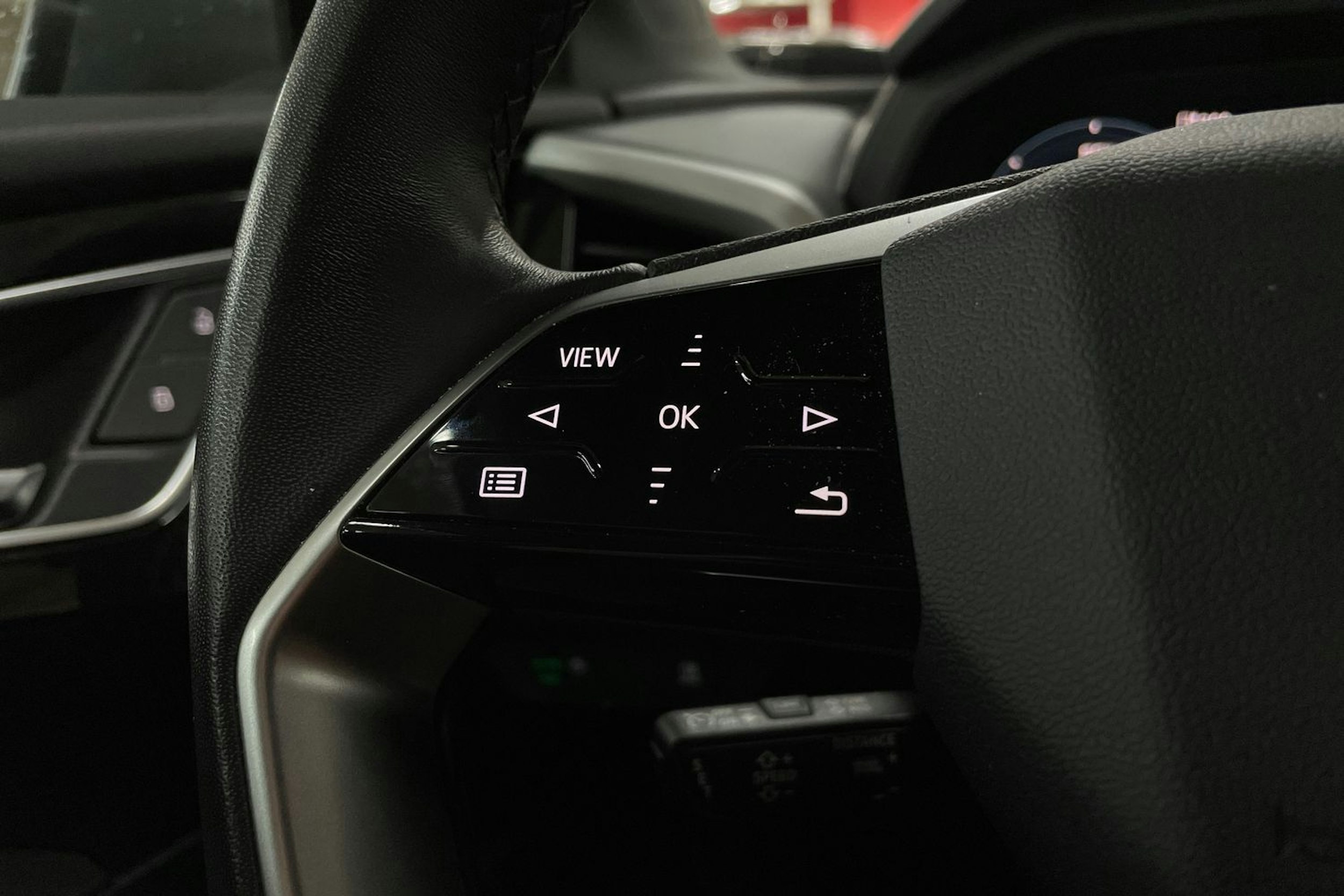 harmaa Audi Q4 e-tron 2023 kuva 15.