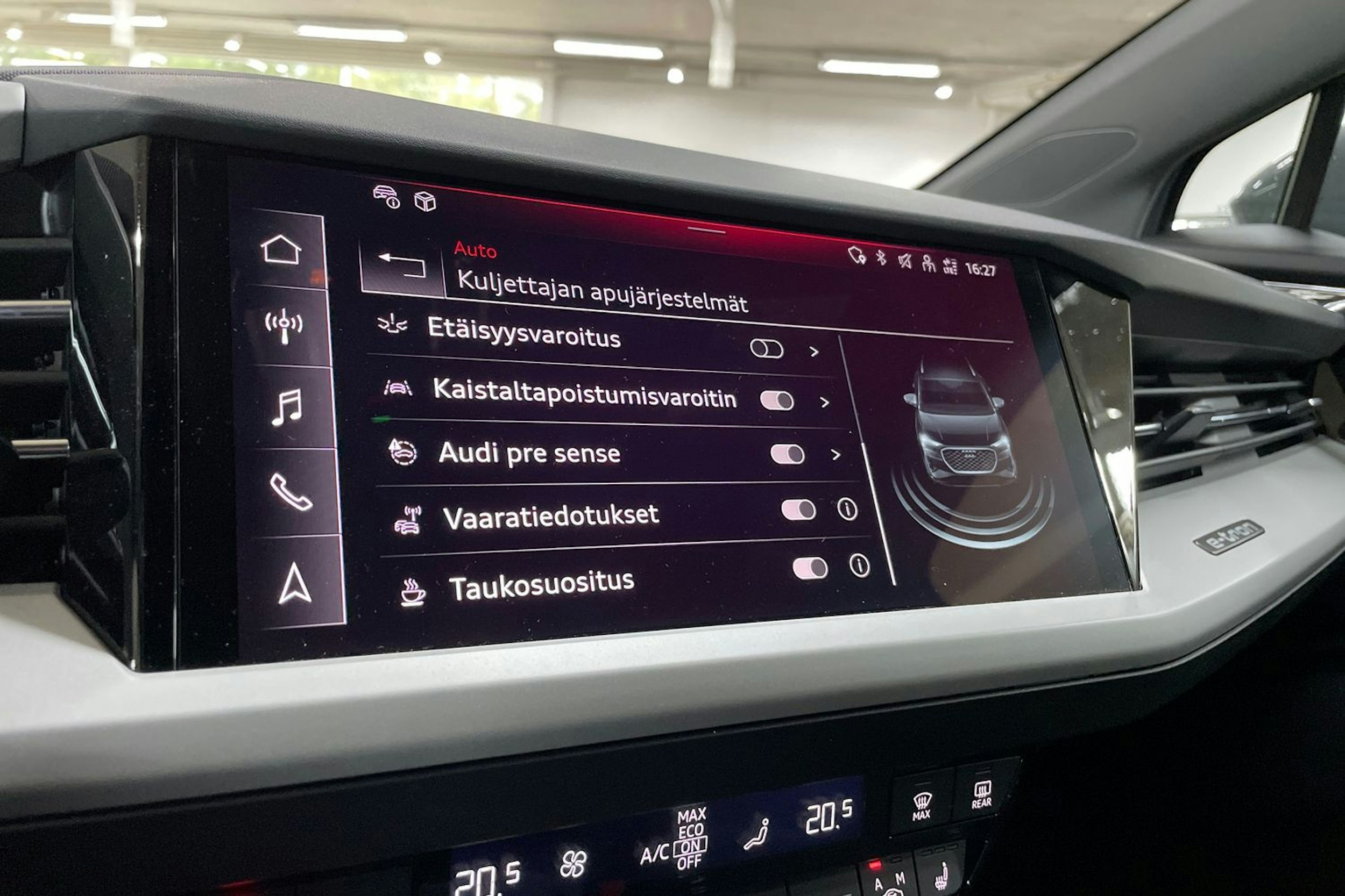 harmaa Audi Q4 e-tron 2023 kuva 23.