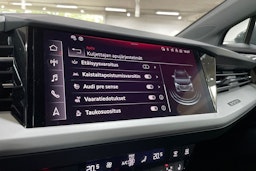 harmaa Audi Q4 e-tron 2023 kuva 23.