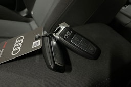 harmaa Audi Q4 e-tron 2023 kuva 27.
