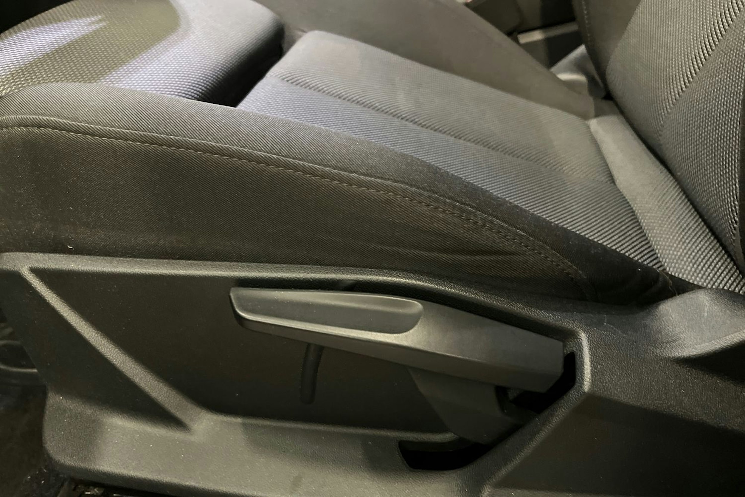 Musta Audi Q4 e-tron 2023 kuva 12.