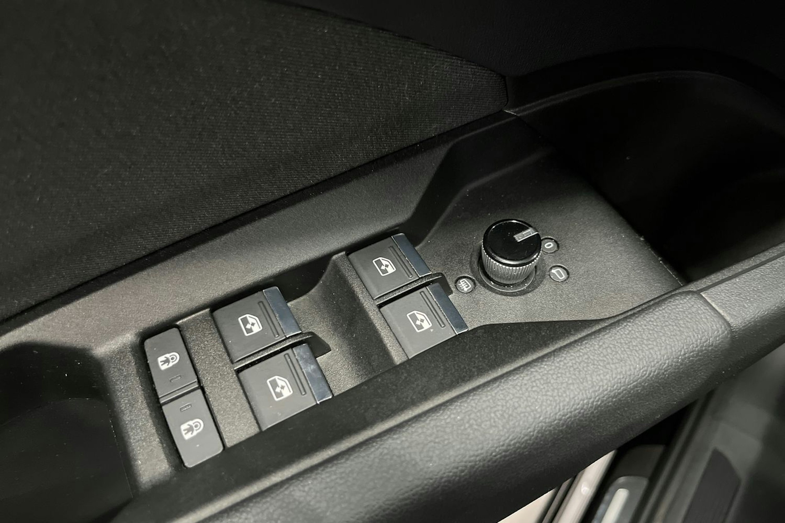 Musta Audi Q4 e-tron 2023 kuva 13.