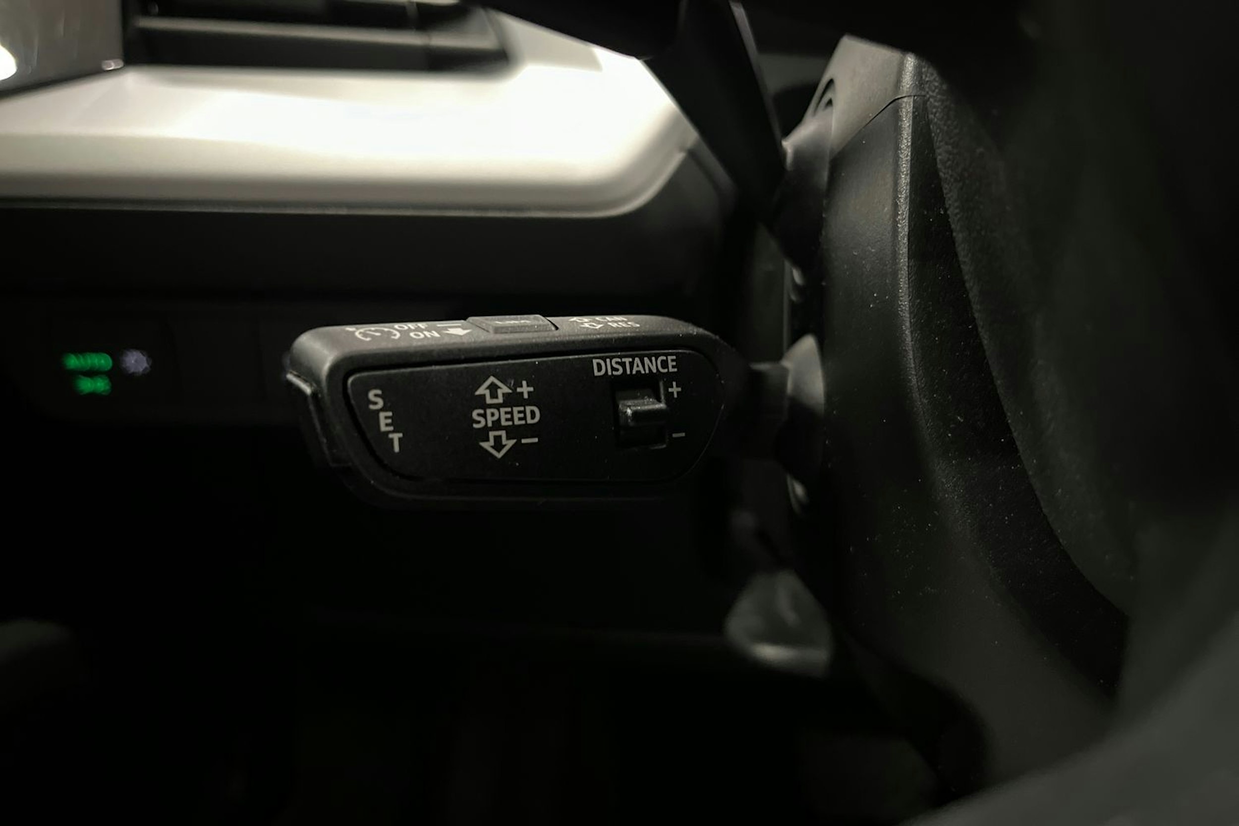 Musta Audi Q4 e-tron 2023 kuva 17.