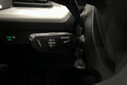 Musta Audi Q4 e-tron 2023 kuva 17.