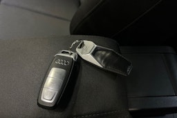 Musta Audi Q4 e-tron 2023 kuva 27.