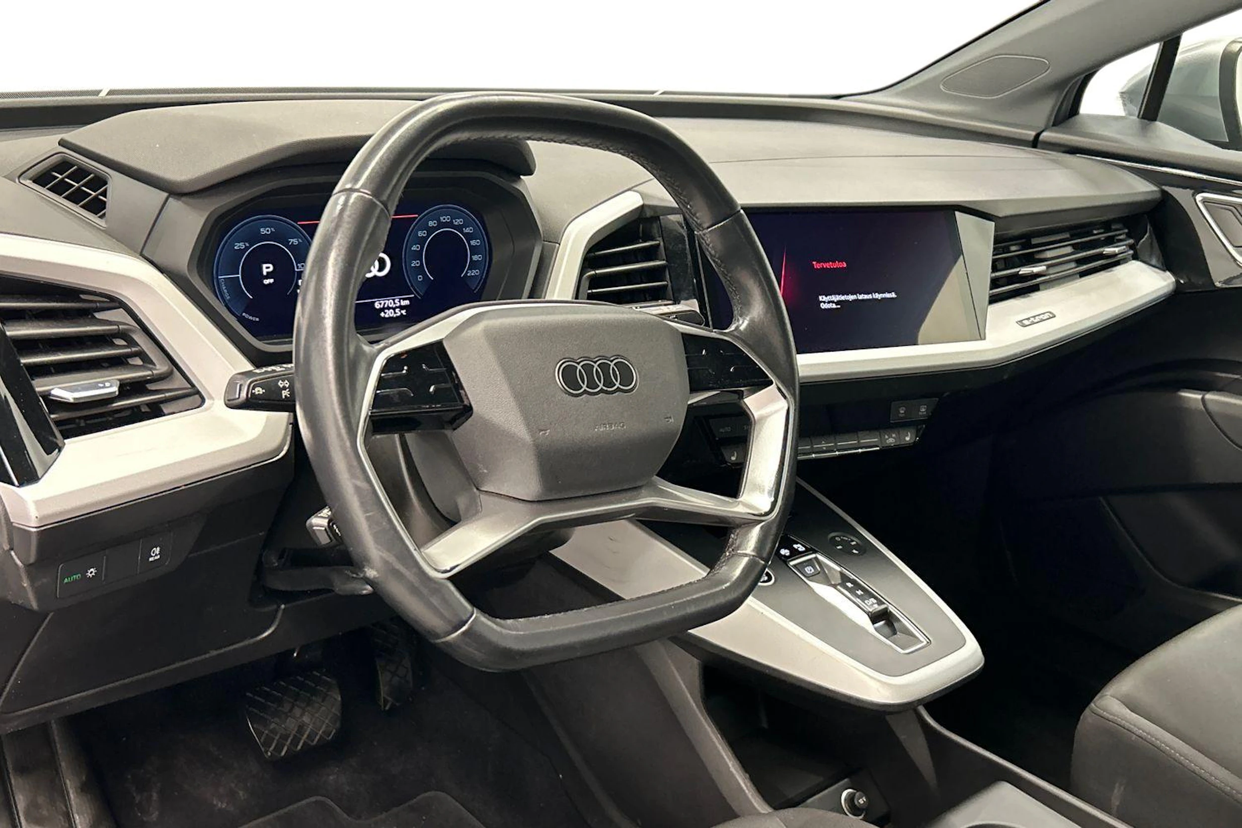 harmaa Audi Q4 e-tron 2023 kuva 6.