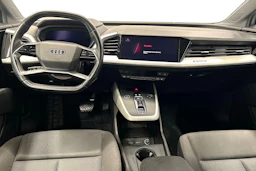 harmaa Audi Q4 e-tron 2023 kuva 7.