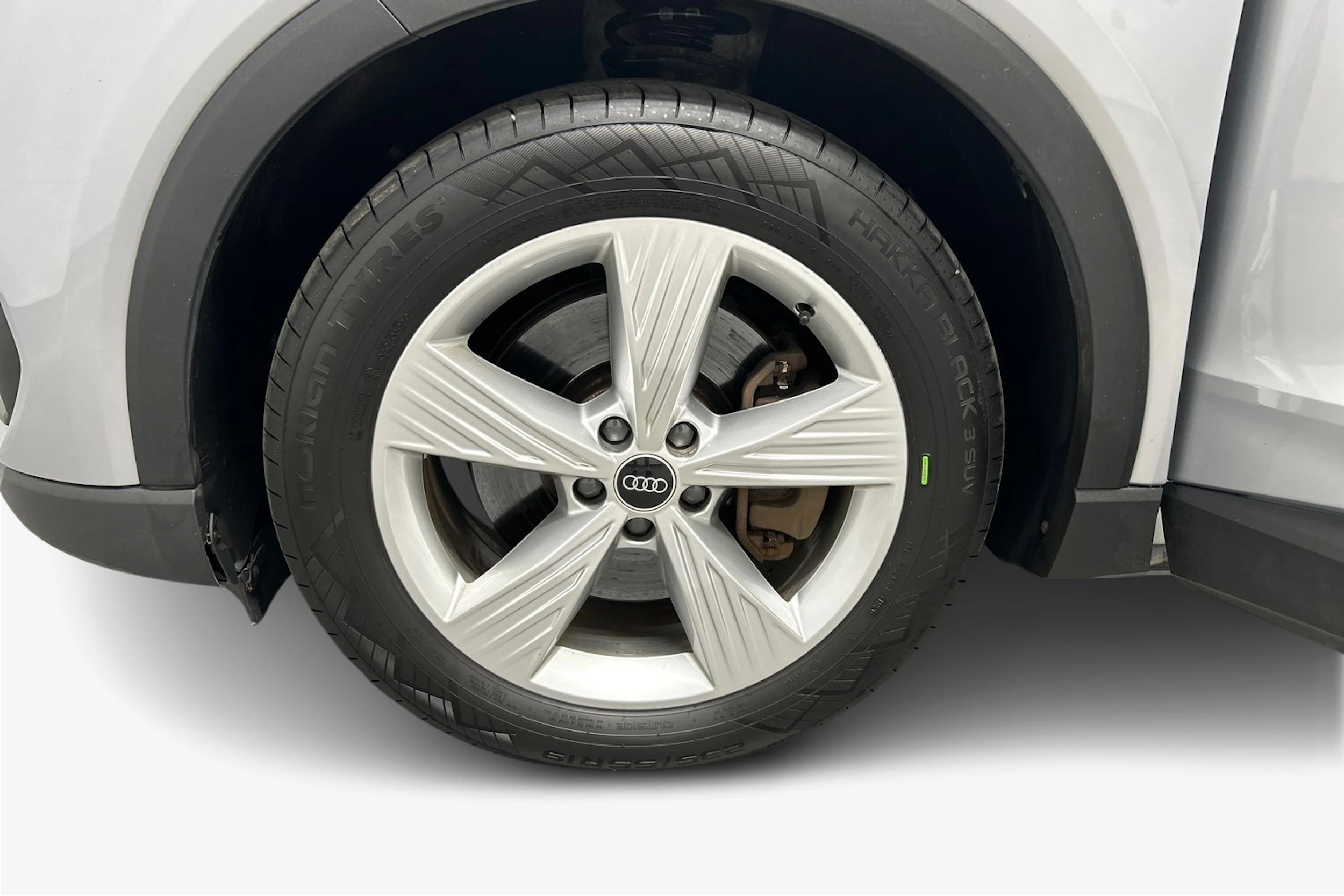 harmaa Audi Q4 e-tron 2023 kuva 9.