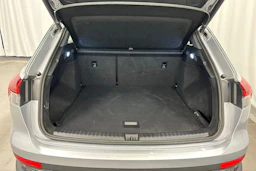 harmaa Audi Q4 e-tron 2023 kuva 12.