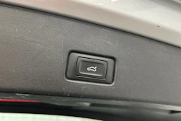 harmaa Audi Q4 e-tron 2023 kuva 15.