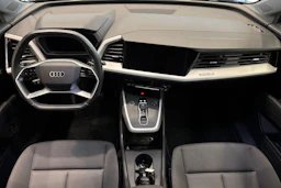 musta Audi Q4 e-tron 2023 kuva 7.