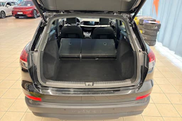 musta Audi Q4 e-tron 2023 kuva 13.