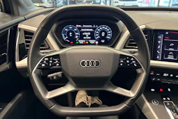 musta Audi Q4 e-tron 2023 kuva 16.