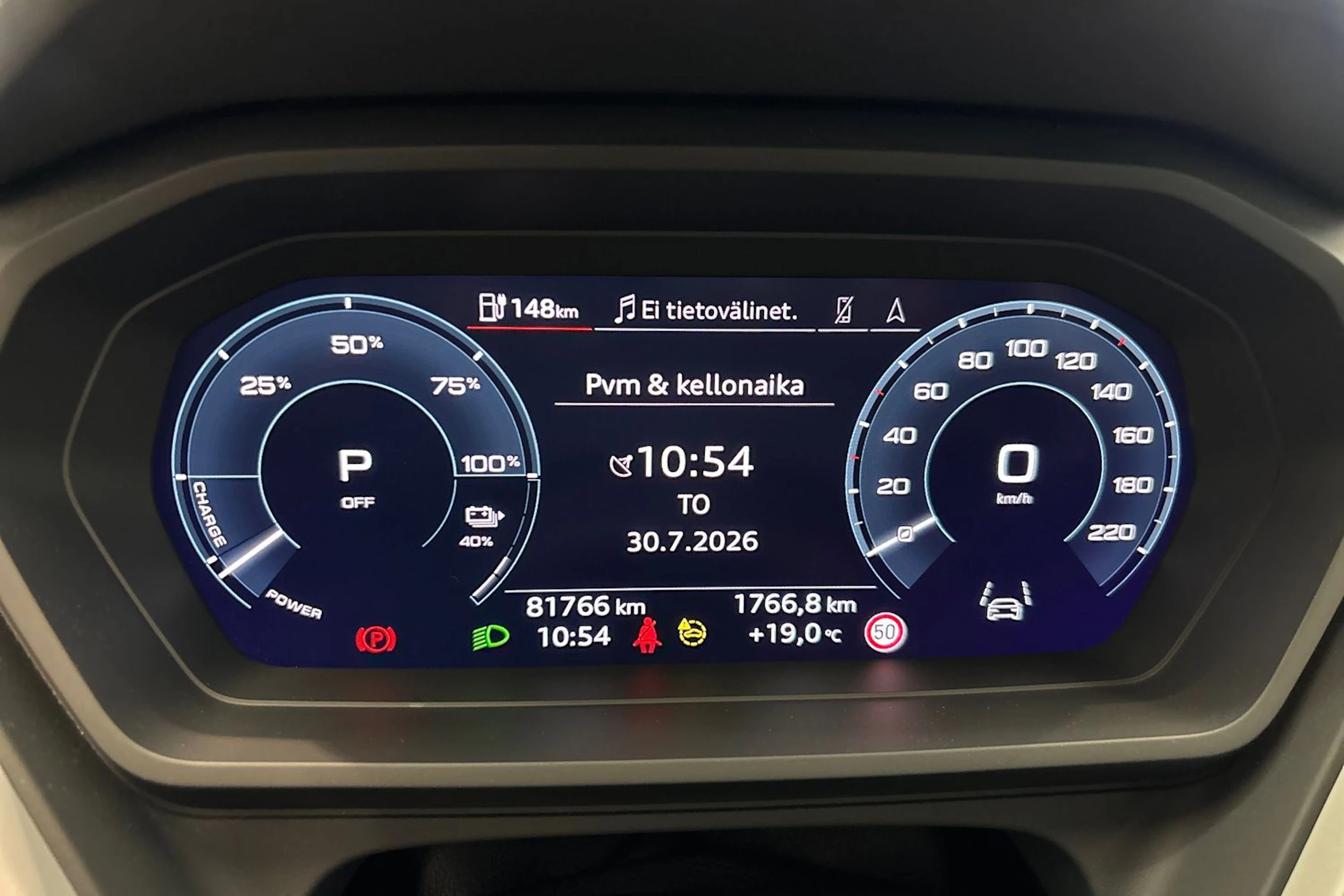 musta Audi Q4 e-tron 2023 kuva 17.