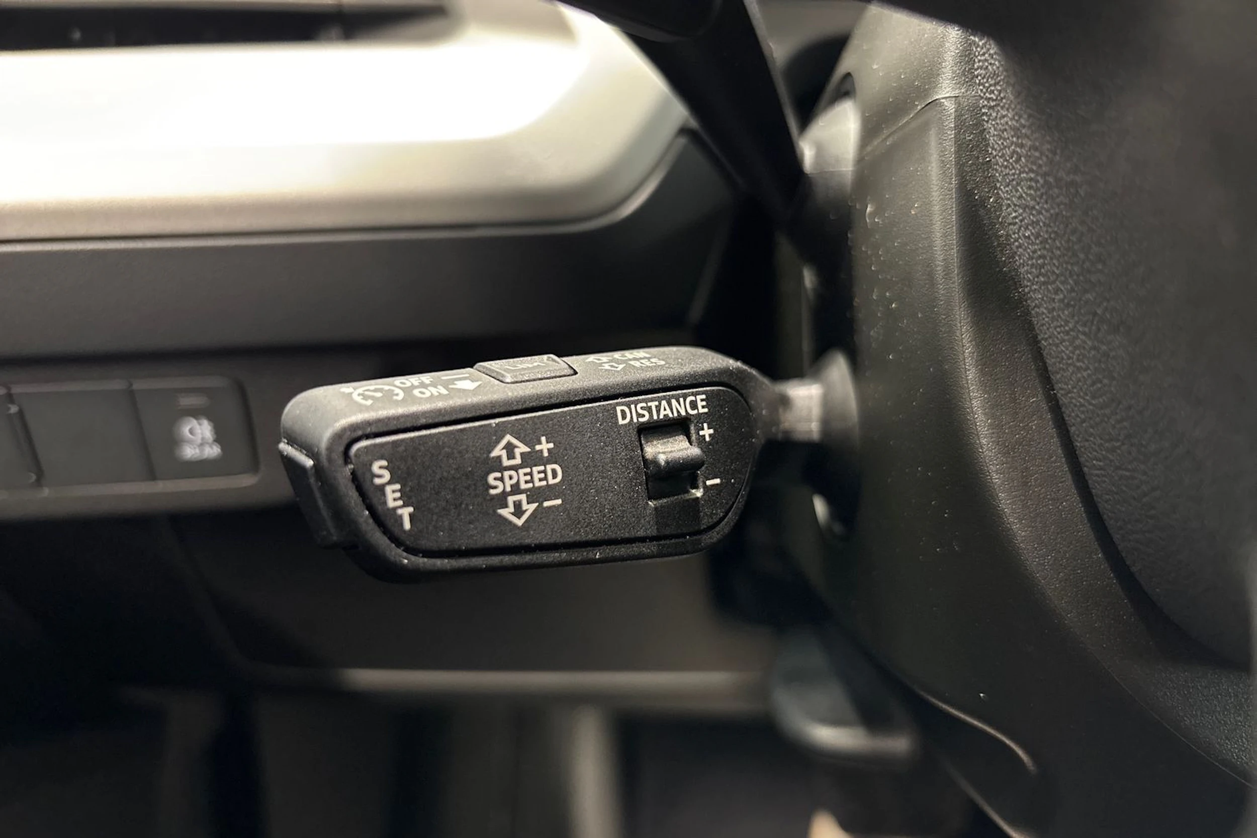 musta Audi Q4 e-tron 2023 kuva 21.