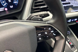 musta Audi Q4 e-tron 2023 kuva 23.