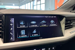 musta Audi Q4 e-tron 2023 kuva 28.