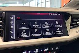 musta Audi Q4 e-tron 2023 kuva 30.