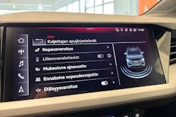 musta Audi Q4 e-tron 2023 kuva 31.