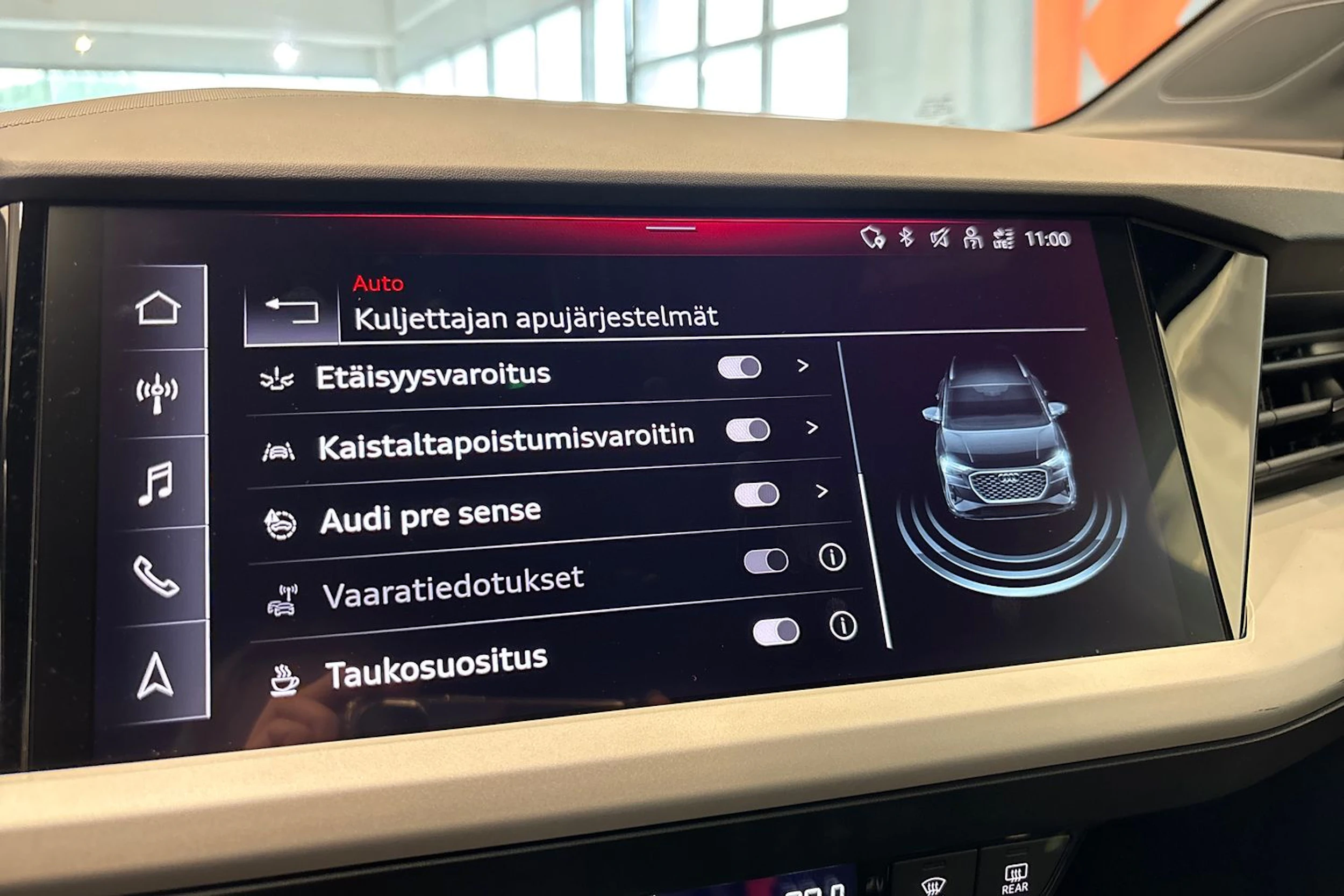 musta Audi Q4 e-tron 2023 kuva 32.