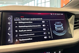 musta Audi Q4 e-tron 2023 kuva 32.