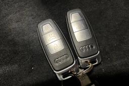musta Audi Q4 e-tron 2023 kuva 35.