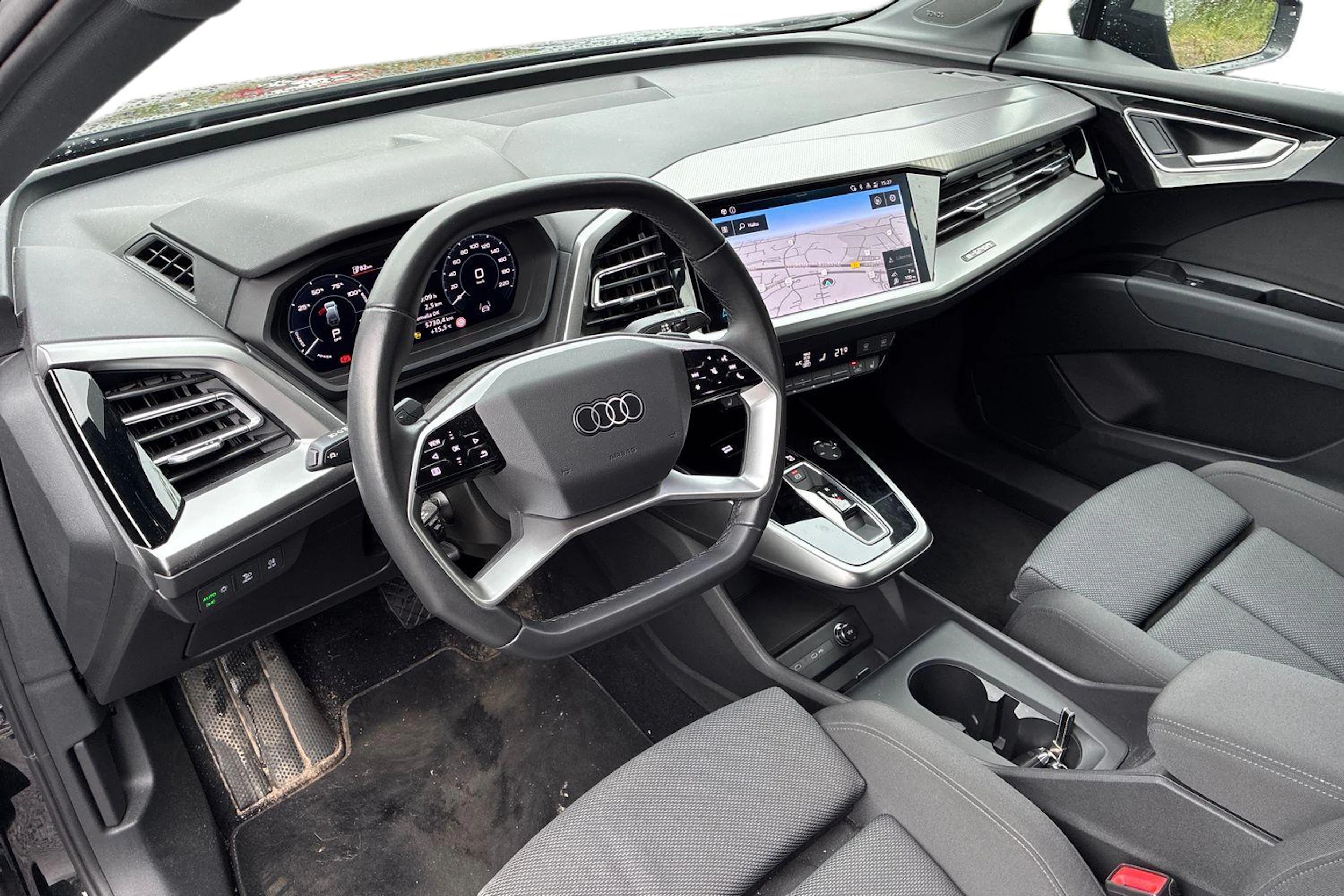 musta Audi Q4 e-tron 2023 kuva 3.