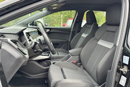 musta Audi Q4 e-tron 2023 kuva 4.