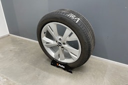 Harmaa Audi Q4 e-tron 2023 kuva 13.