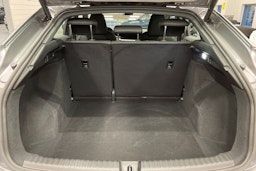 Harmaa Audi Q4 e-tron 2023 kuva 14.