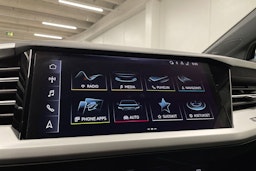 Harmaa Audi Q4 e-tron 2023 kuva 17.