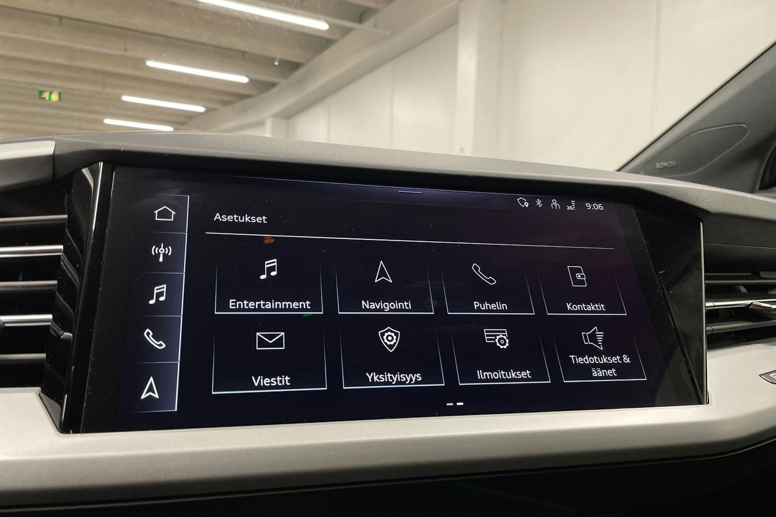 Harmaa Audi Q4 e-tron 2023 kuva 20.