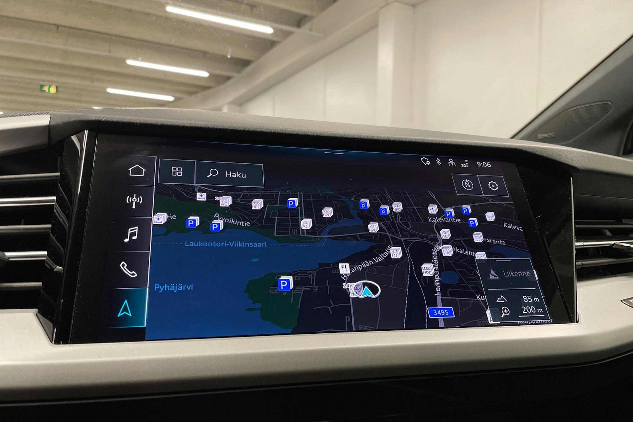 Harmaa Audi Q4 e-tron 2023 kuva 21.