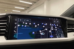 Harmaa Audi Q4 e-tron 2023 kuva 21.