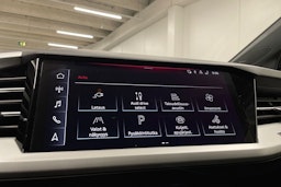 Harmaa Audi Q4 e-tron 2023 kuva 22.