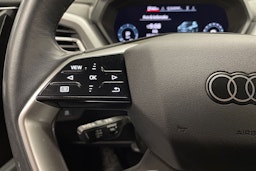 Harmaa Audi Q4 e-tron 2023 kuva 27.